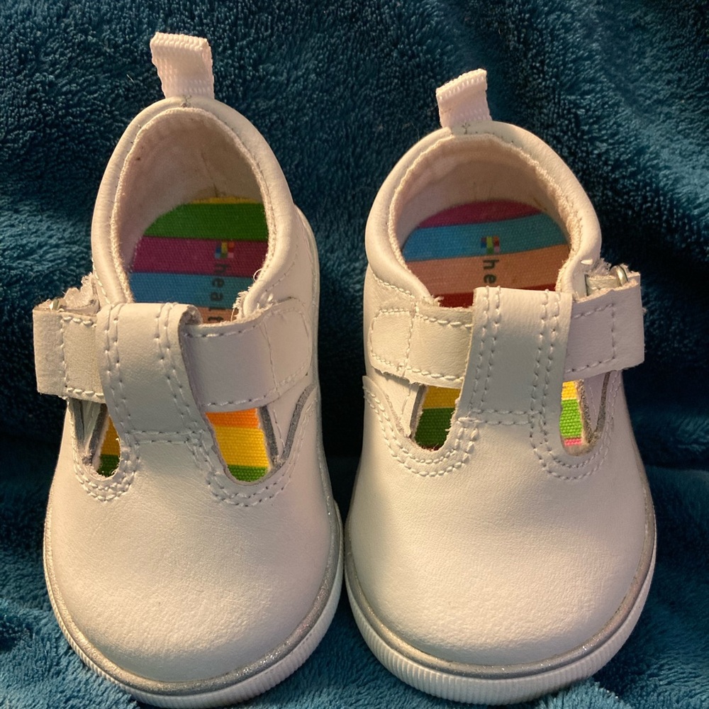 NWOT BABY WALKING SHOES 🎀
